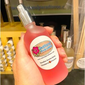 Natural Paradise everything spray! Strawberry 🍓 Macaron